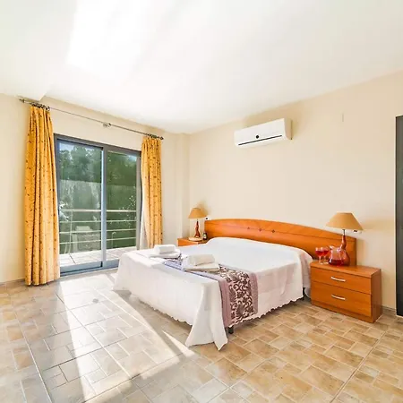 3379 Amanecer Villa *