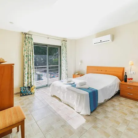 3379 Amanecer Villa *